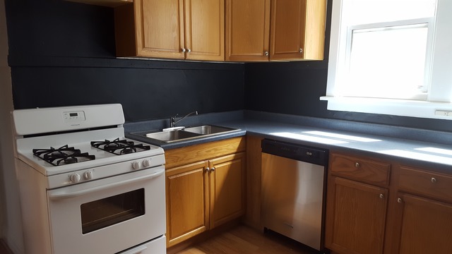 2237 W Argyle St, Chicago, IL 60625 photo 6