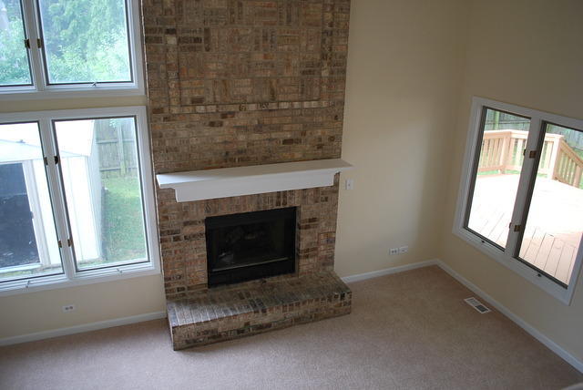 985 Mountain St, Aurora, IL 60505 photo 3