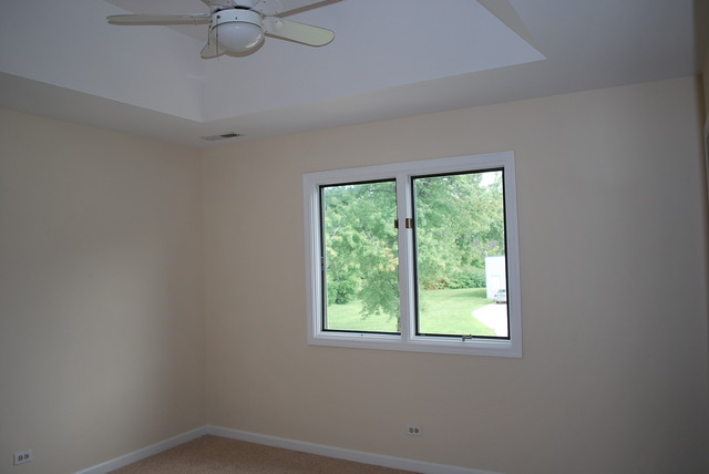 985 Mountain St, Aurora, IL 60505 photo 12