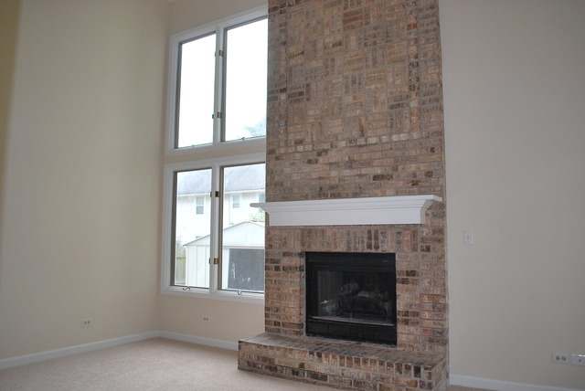 985 Mountain St, Aurora, IL 60505 photo 8