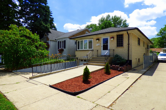 4126 Vernon Ave, Brookfield, IL 60513 photo 1