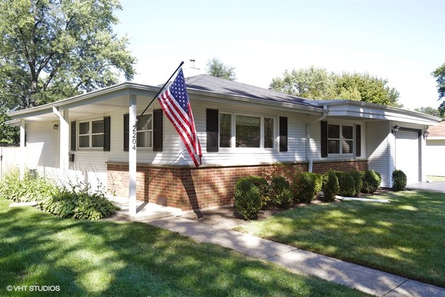 2204 Martin Ln, Rolling Meadows, IL 60008 photo 1