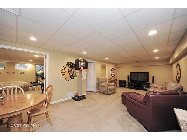 1683 Saunders Rd, Riverwoods, IL 60015 photo 8