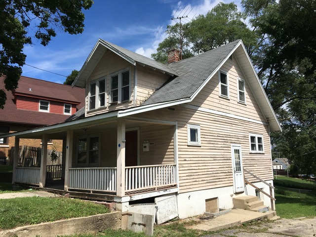 511 S Liberty St, Elgin, IL 60120 photo 2