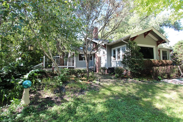 1627 N Riverside Dr, Mchenry, IL 60050 photo 2
