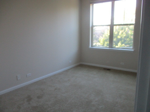 820 E Pershing Rd, Chicago, IL 60653 photo 8