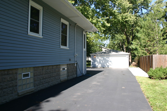 1604 E Forest Ave, Des Plaines, IL 60018 photo 4