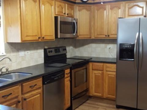 665 Dunham Rd, Gurnee, IL 60031 photo 3