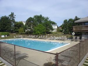 665 Dunham Rd, Gurnee, IL 60031 photo 8