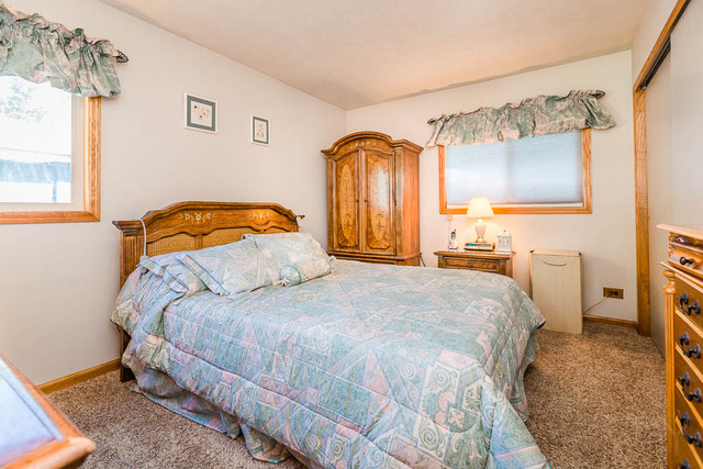 89 Pleasant St, Hoffman Estates, IL 60169 photo 10