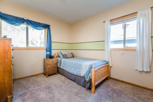 89 Pleasant St, Hoffman Estates, IL 60169 photo 9