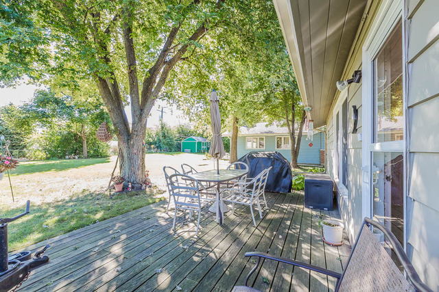 89 Pleasant St, Hoffman Estates, IL 60169 photo 13