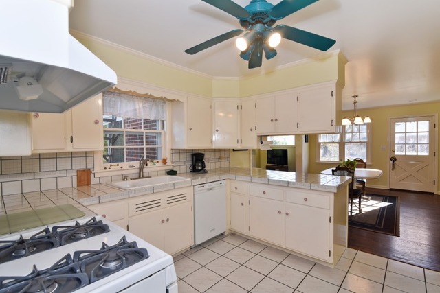 2410 Covert Rd, Glenview, IL 60025 photo 8