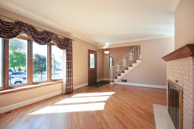 18333 School St, Lansing, IL 60438 photo 4