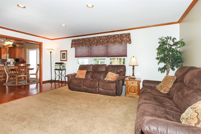 2019 Clematis Dr, Algonquin, IL 60102 photo 11