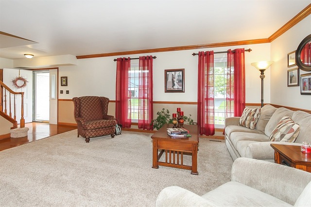 2019 Clematis Dr, Algonquin, IL 60102 photo 4
