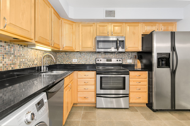 201 E Chestnut St #3D, Chicago, IL 60611 photo 7