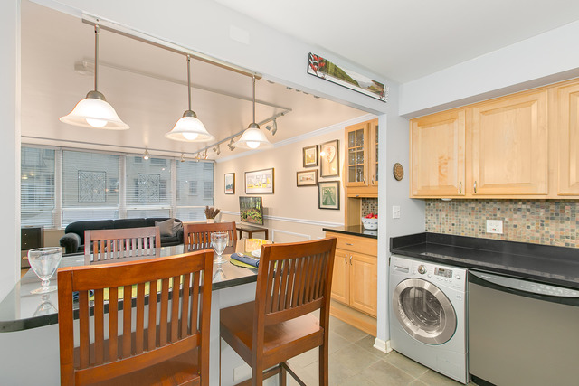 201 E Chestnut St #3D, Chicago, IL 60611 photo 8