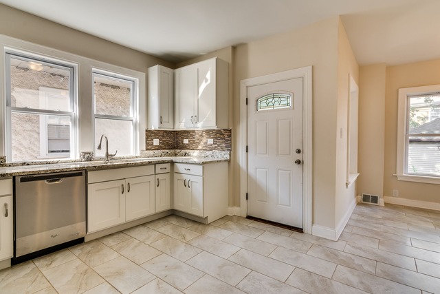 1023 Mapleton Ave, Oak Park, IL 60302 photo 8