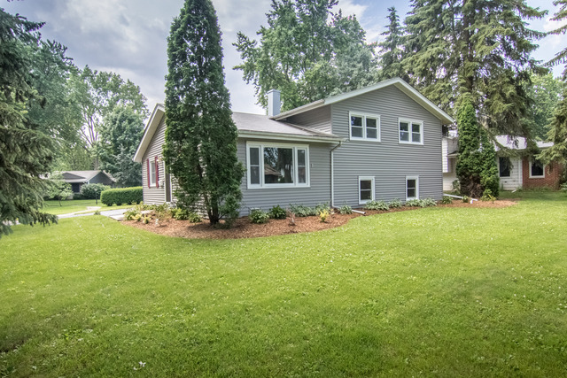 2307 Kingfisher Ln, Rolling Meadows, IL 60008 photo 2
