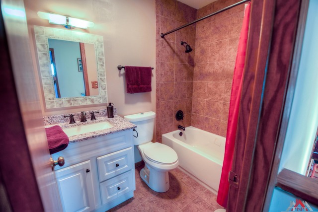 908 Fortress Dr, Mchenry, IL 60050 photo 13