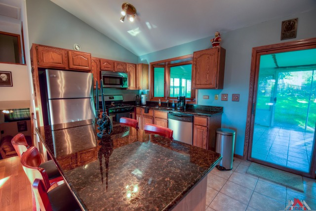 908 Fortress Dr, Mchenry, IL 60050 photo 6