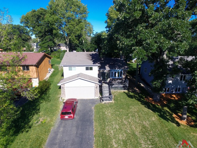 908 Fortress Dr, Mchenry, IL 60050 photo 2