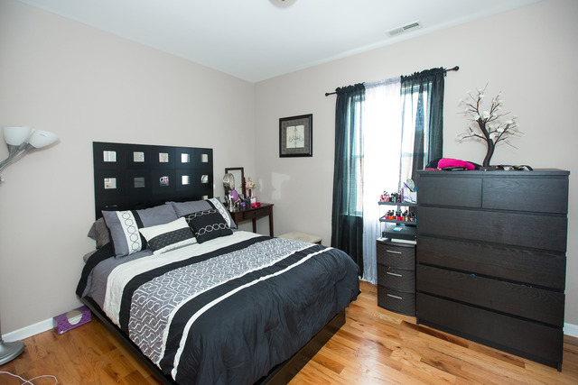 3235 N Hamlin Ave, Chicago, IL 60618 photo 12