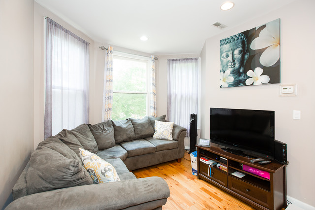 3235 N Hamlin Ave, Chicago, IL 60618 photo 5
