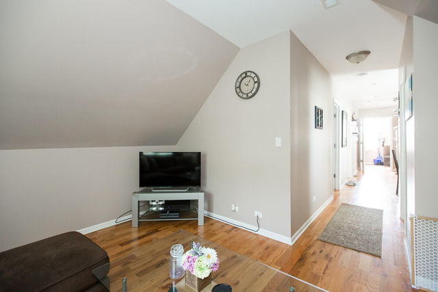 3235 N Hamlin Ave, Chicago, IL 60618 photo 16