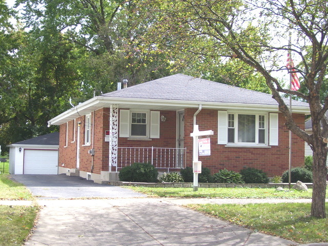 930 E Lake St, Aurora, IL 60506 photo 1
