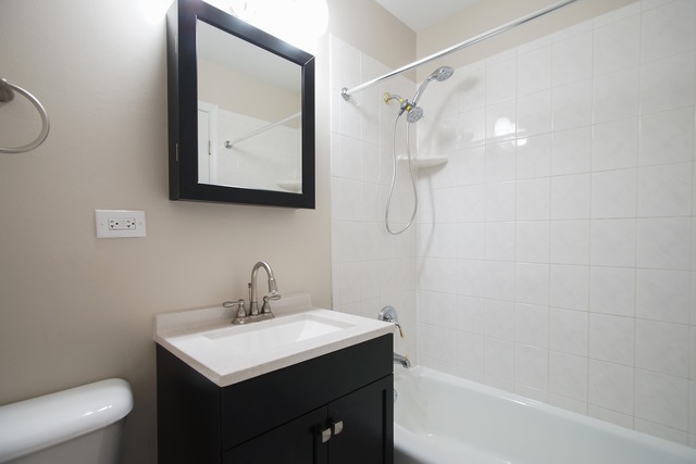 9204 Bumble Bee Dr #2F, Des Plaines, IL 60016 photo 3
