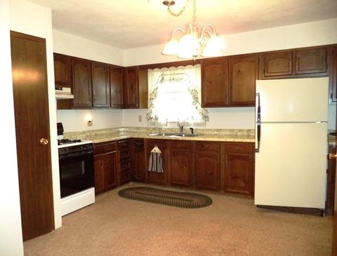 204 W Taylor St, Dwight, IL 60420 photo 2