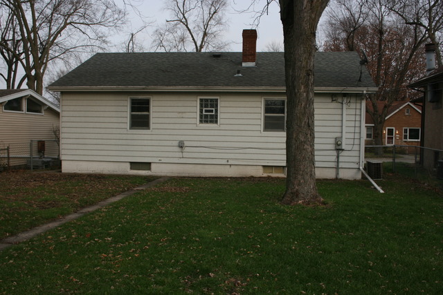1385 S 6th Ave, Kankakee, IL 60901 photo 2