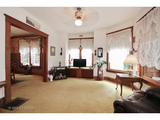 207 S 3rd St, Malta, IL 60150 photo 3
