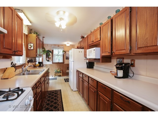 207 S 3rd St, Malta, IL 60150 photo 4