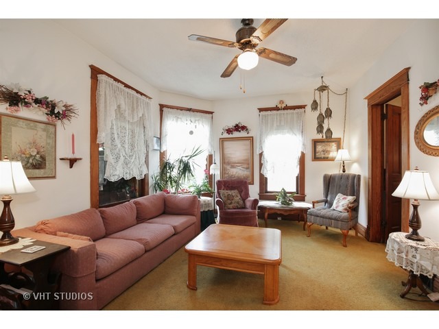 207 S 3rd St, Malta, IL 60150 photo 2