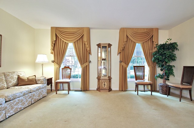 3709 Maple Leaf Dr, Glenview, IL 60026 photo 4