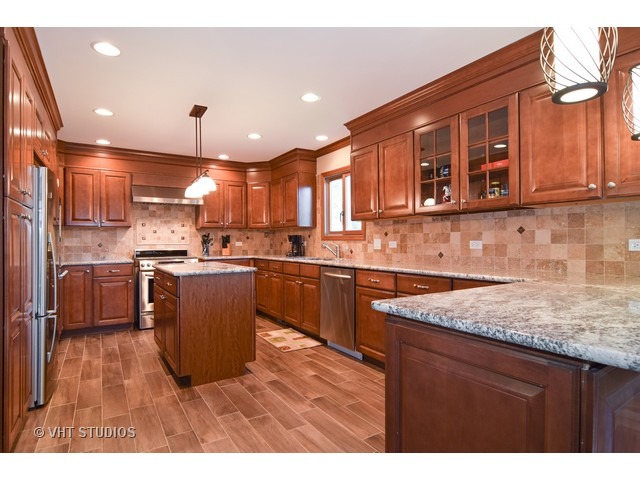 1340 Northgate Dr, Bartlett, IL 60103 photo 4
