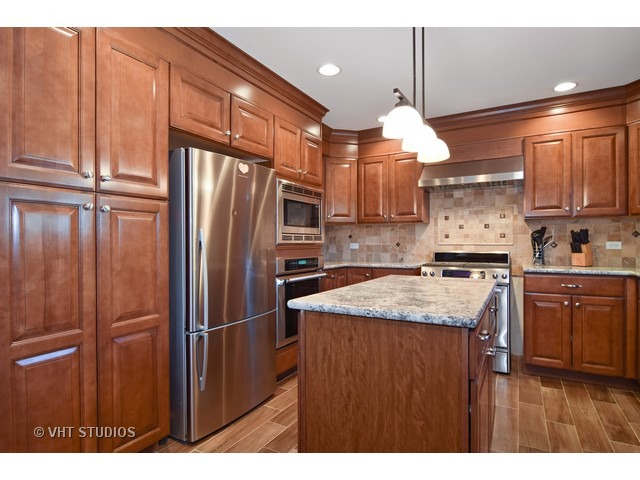 1340 Northgate Dr, Bartlett, IL 60103 photo 5
