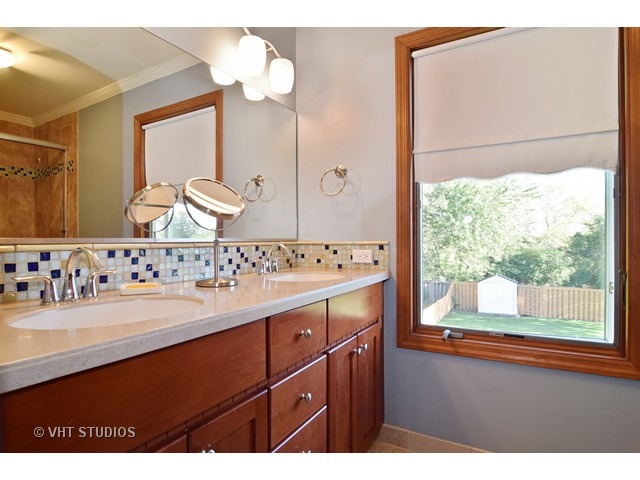 1340 Northgate Dr, Bartlett, IL 60103 photo 9