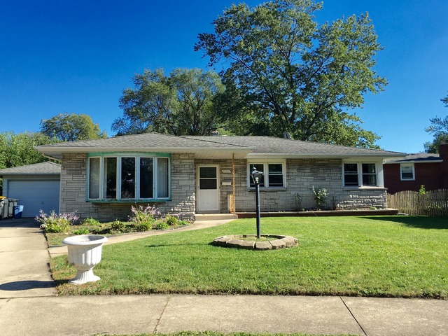17537 Maple St, Lansing, IL 60438 photo 1