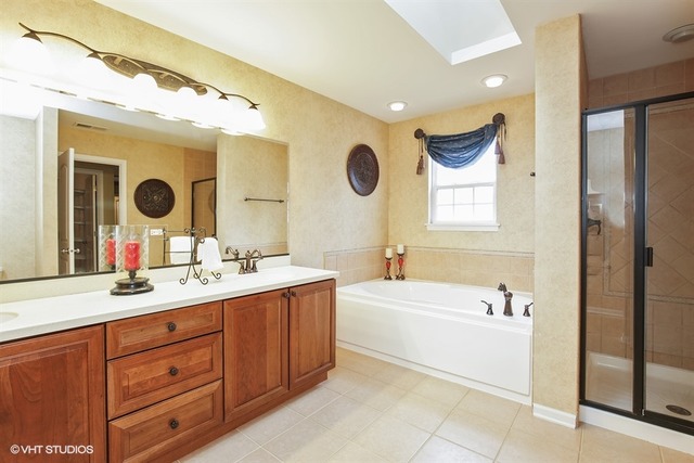 255 Garden Dr, Elgin, IL 60124 photo 7