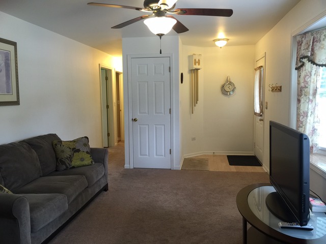 1387 Tyler Ln, Elgin, IL 60123 photo 4