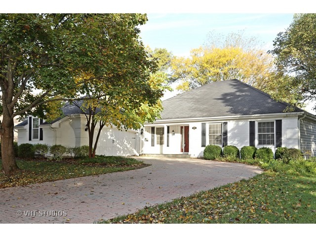 1007 Thunderbird Ln, Naperville, IL 60563 photo 1