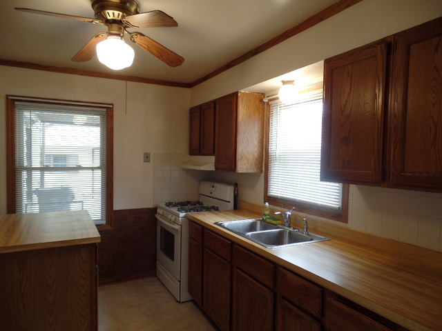 4600 Cracow Ave, Lyons, IL 60534 photo 5