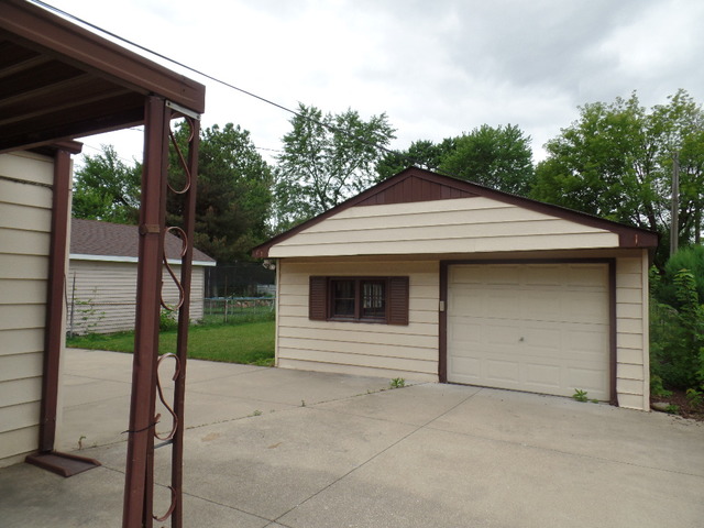 4600 Cracow Ave, Lyons, IL 60534 photo 17