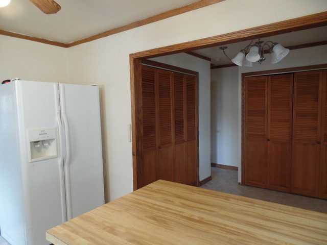 4600 Cracow Ave, Lyons, IL 60534 photo 8