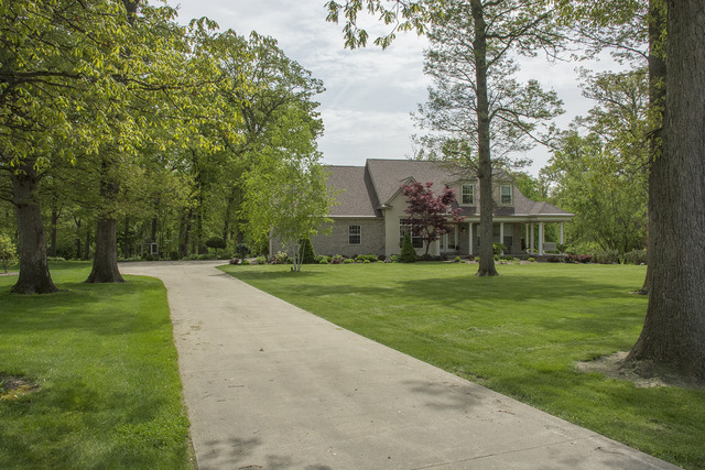 1712 Ridgewood Dr, Morrison, IL 61270 photo 2