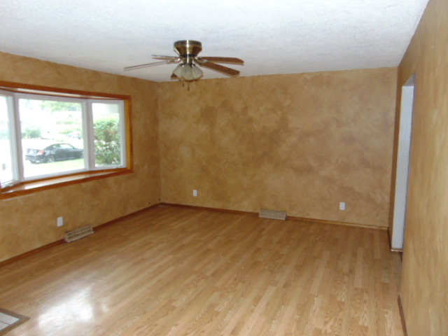 1791 Daisy St, Aurora, IL 60505 photo 2